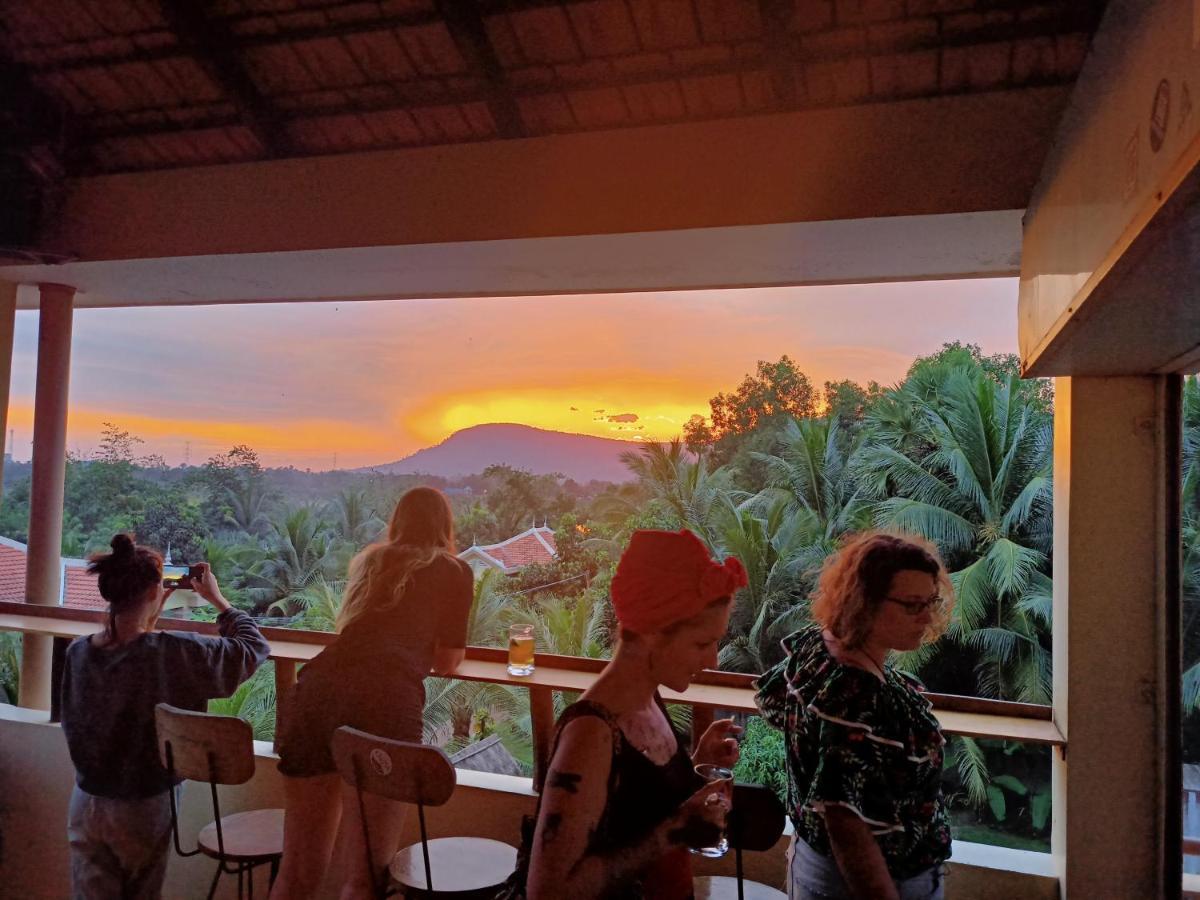 Karma Traders Kampot Hostel Luaran gambar