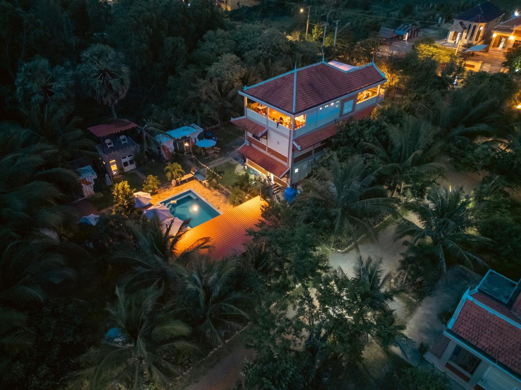 Karma Traders Kampot Hostel Luaran gambar